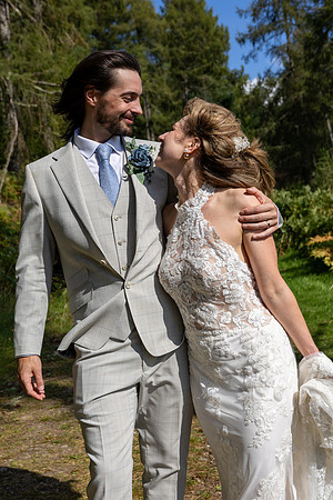 A Perthshire woodland wedding in the sunshine